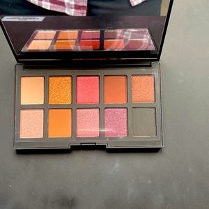 Eye shadow palette